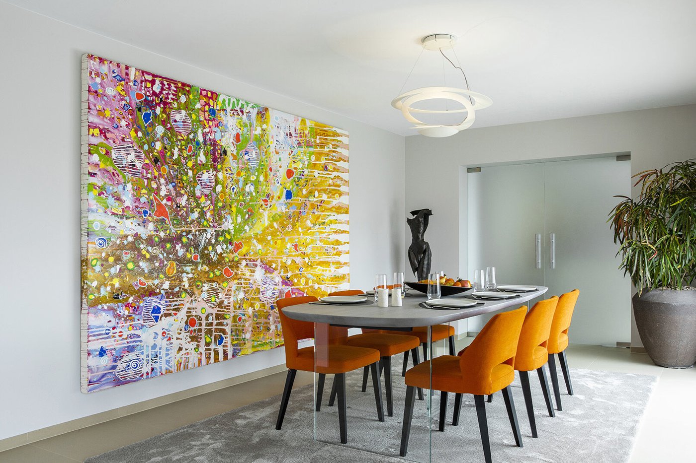 Œuvre intégrée dans un intérieur